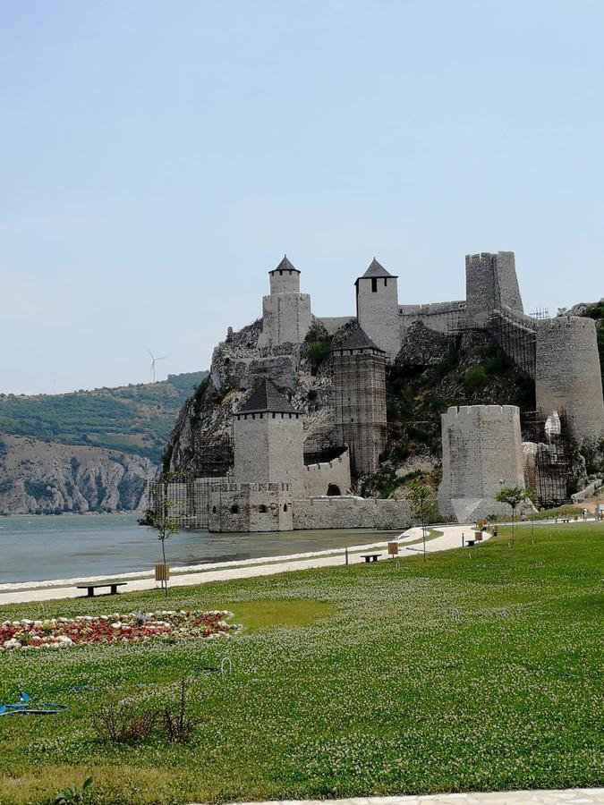Apartman Bogic Golubac Esterno foto